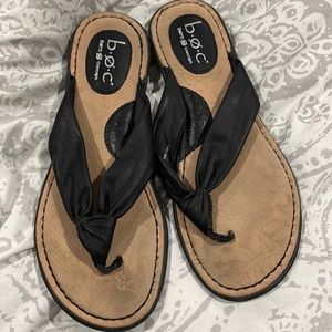 BOC SANDALS black with tan insole sz 8